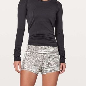 Lululemon In Movement Everlux 2.5 inch shorts